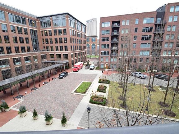 4th image of 251 Burnham Sq Unit 404