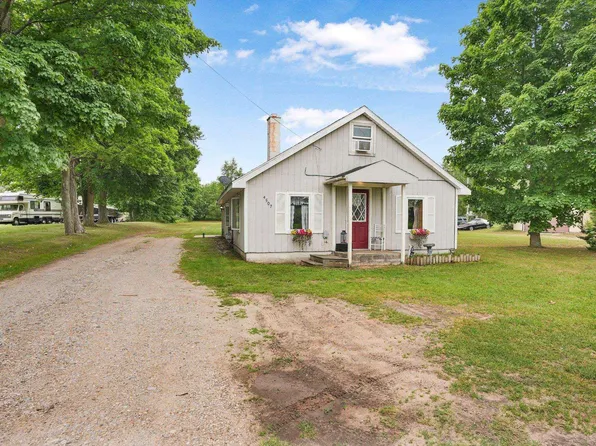4507 Vance Rd, Traverse City, MI 49685
