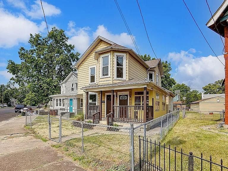FOR RENT UNIT A