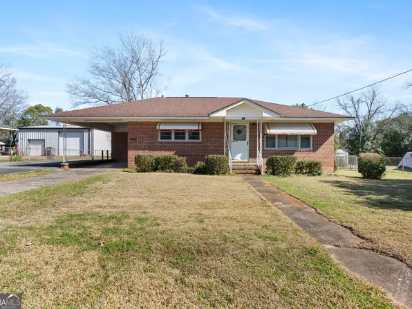 704 Betty St, Sandersville, GA 31082