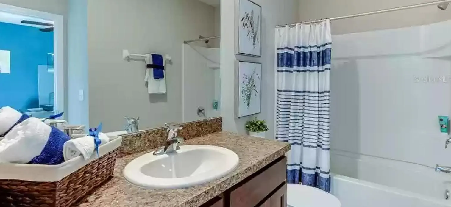 3 bed, 2.5 bath, 1708 sqft, $2,550 — Photo 2