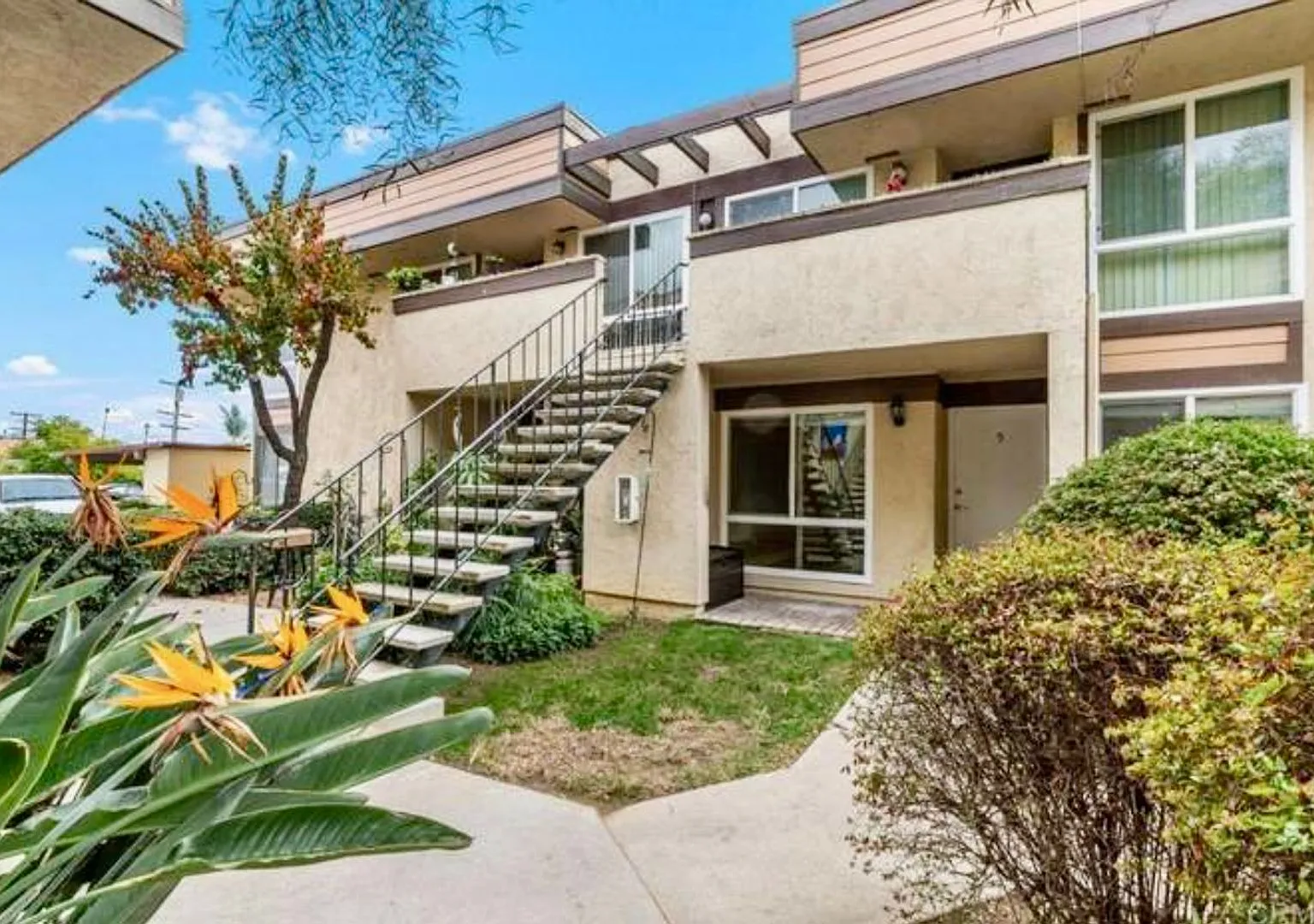 Beautiful Remodeled 2 bedroom 1 bath — Photo 1