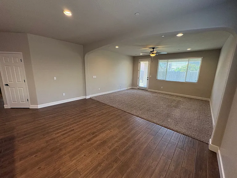 551 Montana De Oro St — Photo 33