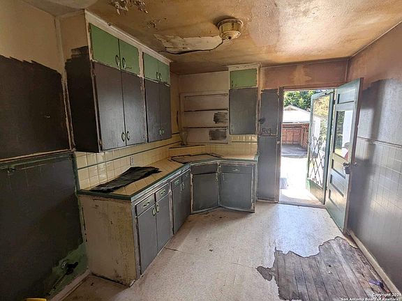 5th image of 530 MOUNT VERNON CT
