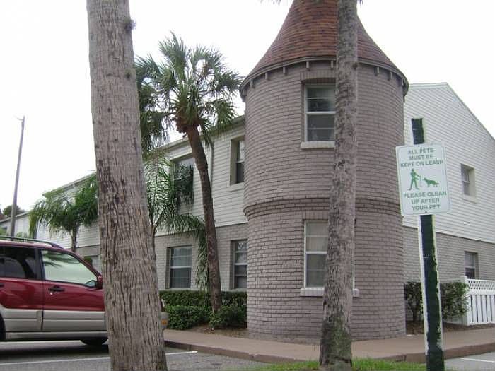 1st image of 7210 N Manhattan Ave APT 614