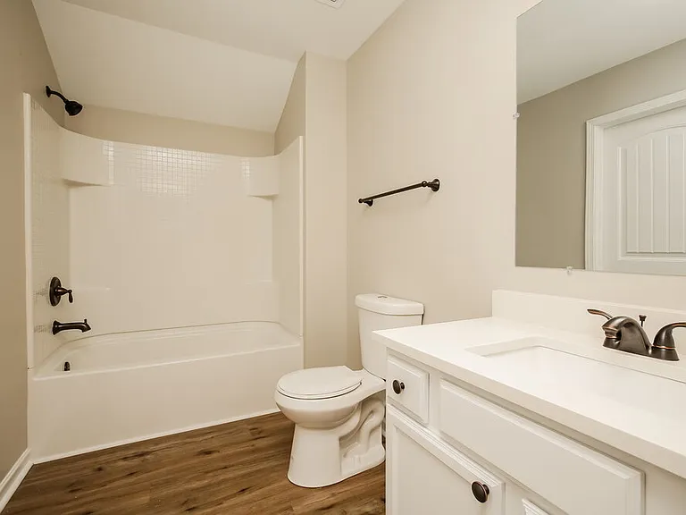 183 Lyndhurst Dr — Photo 16