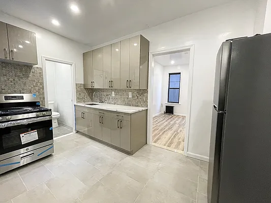 Rented by Level Group | media 7