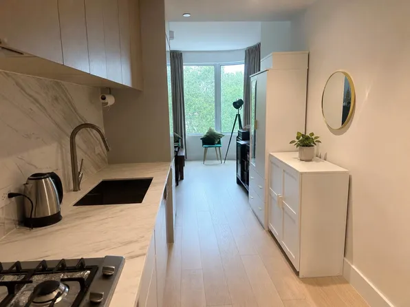 208 Delancey Street image 1 of 14