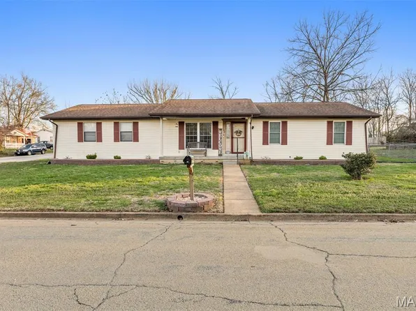 102 Laura St, Farmington, MO 63640