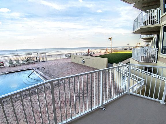 3rd image of 3815 S Atlantic Ave APT 406