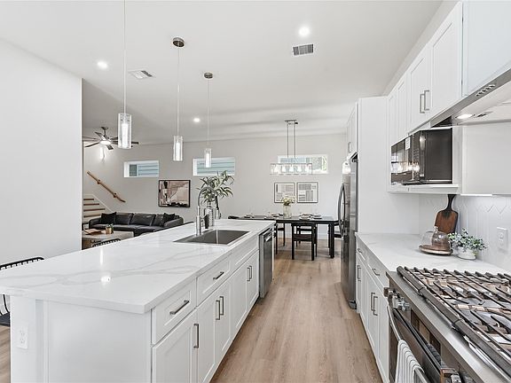 5th image of 1420 W 34th 1/2 St