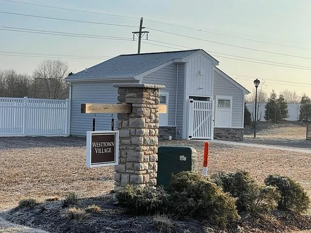 309 Windflower Dr — Photo 10