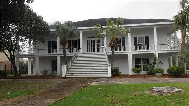 1st image of 73 Chateau Magdelaine Dr