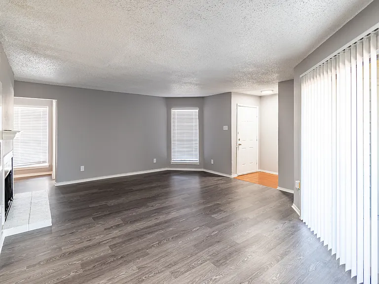 La Prada Place Apartments — Photo 45