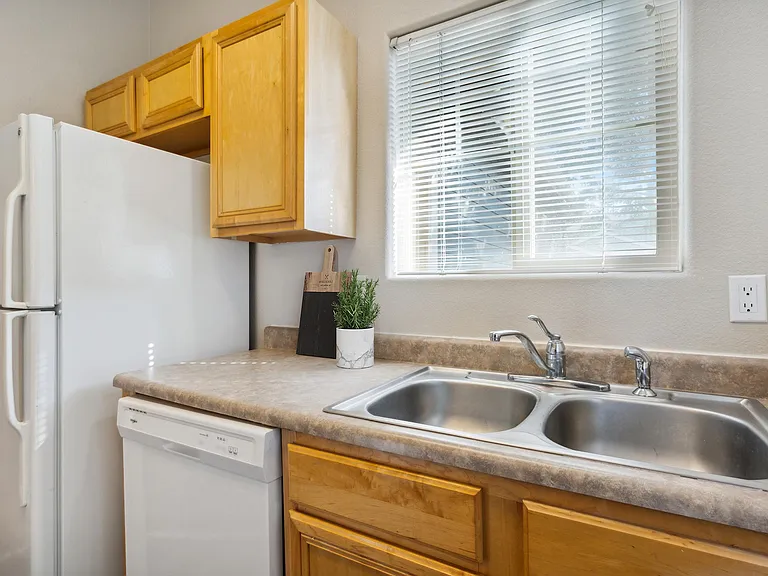 Arbor Garden Townhomes — Photo 9