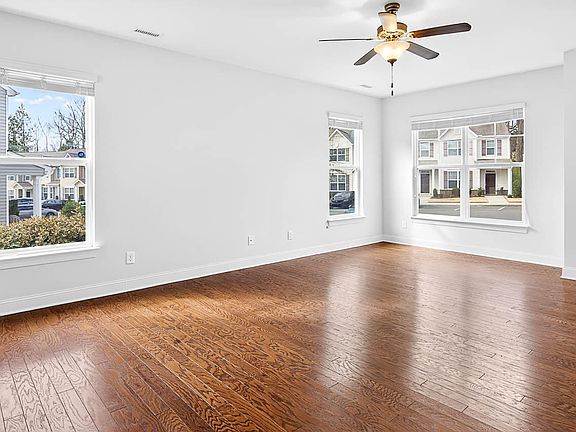 3rd image of 102 Harvest Oaks Ln Unit 126