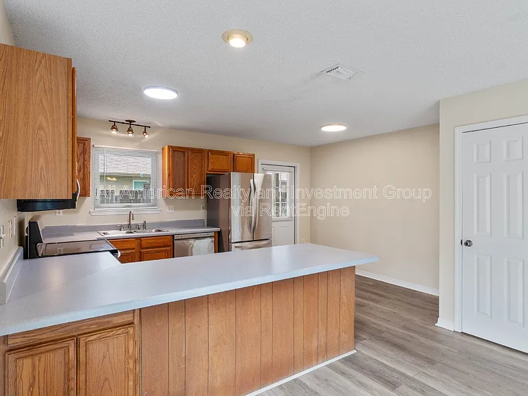 104 Hydac Rd #B — Photo 5