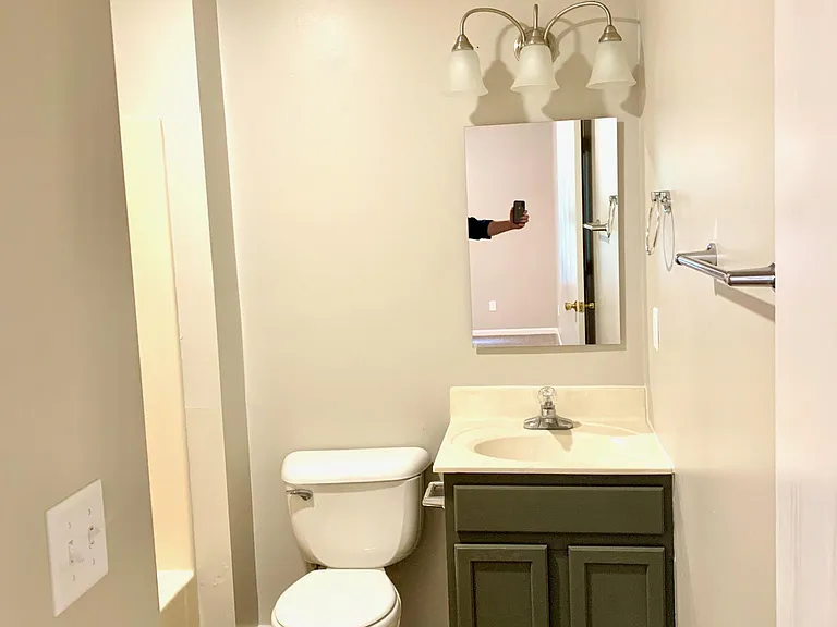 3600 Thornhill Cir W — Photo 9