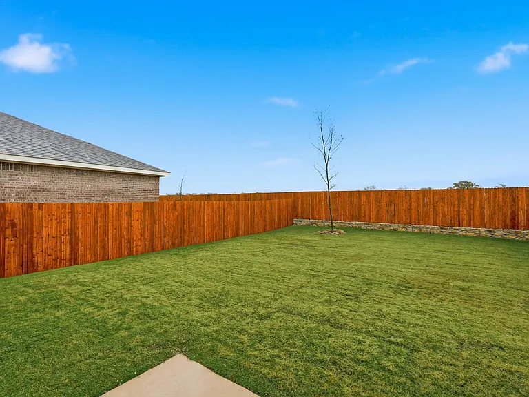2106 Meadow Park Dr — Photo 33