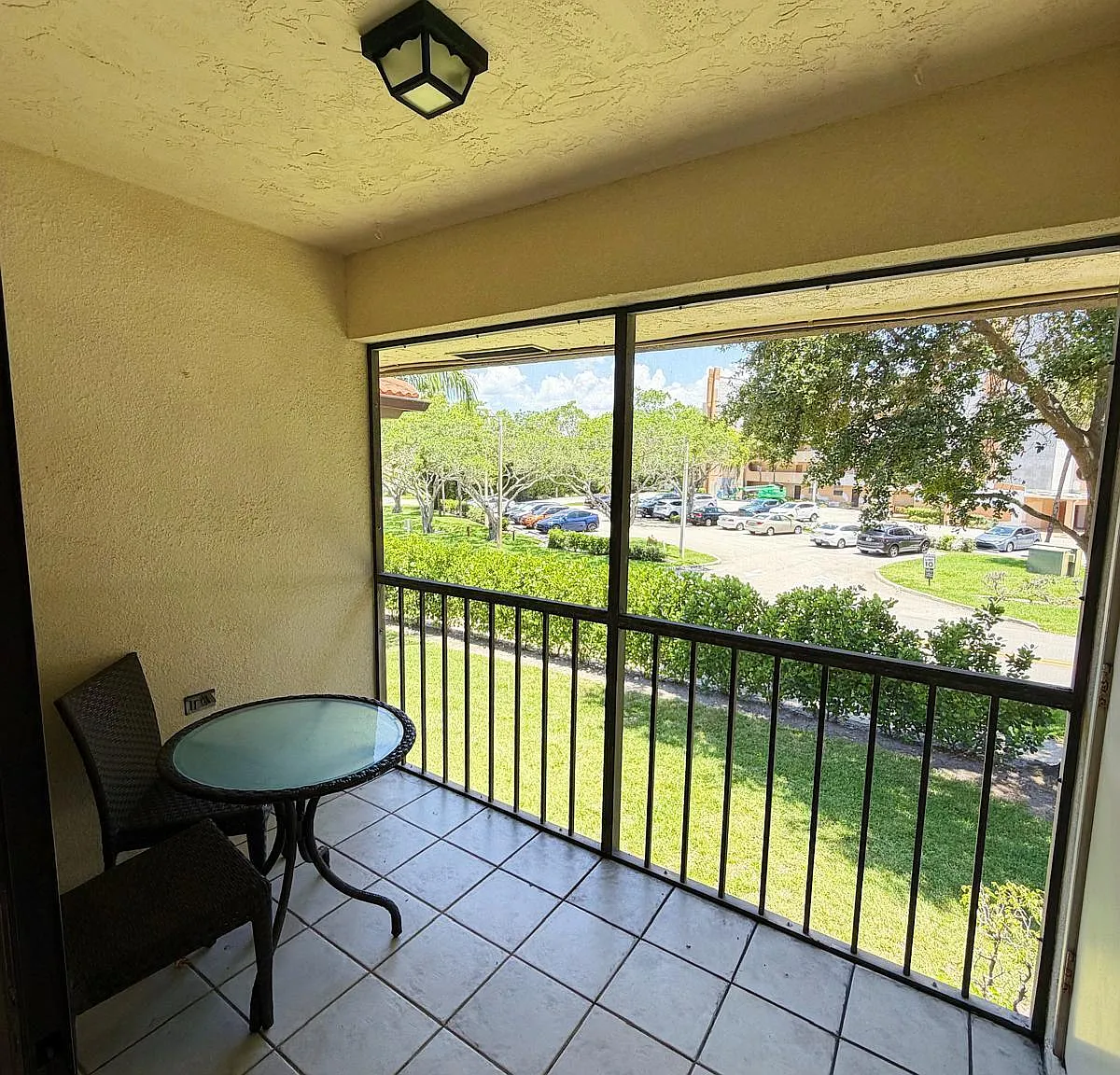 2 bed, 2.0 bath, 1200 sqft, $2,300 — Photo 3