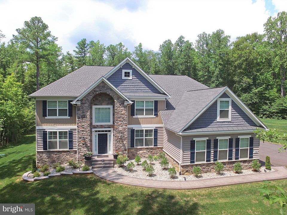1st image of 106 Waverly Way