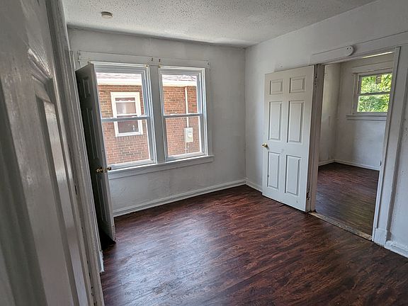 5th image of 2513 Crescent Ave