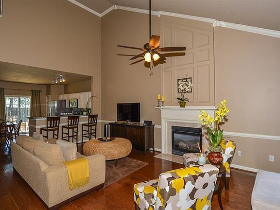 4th image of 205 Kenninghall Ln SE #205