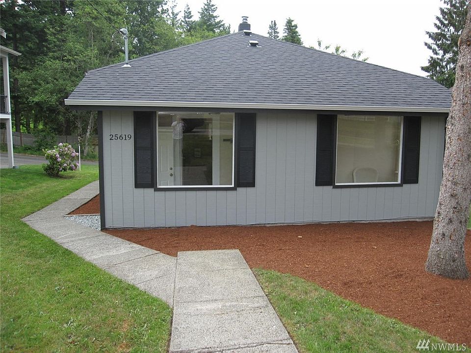 New roof and freshly painted 