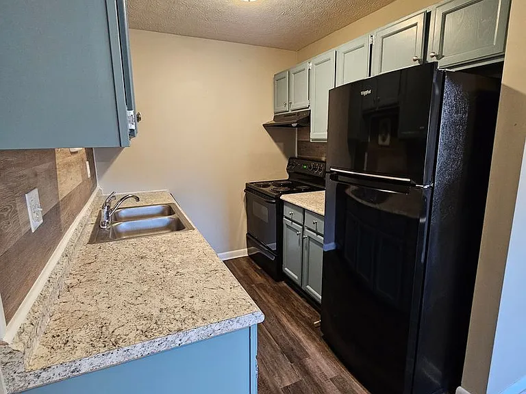 4121 Whistlers Way — Photo 3