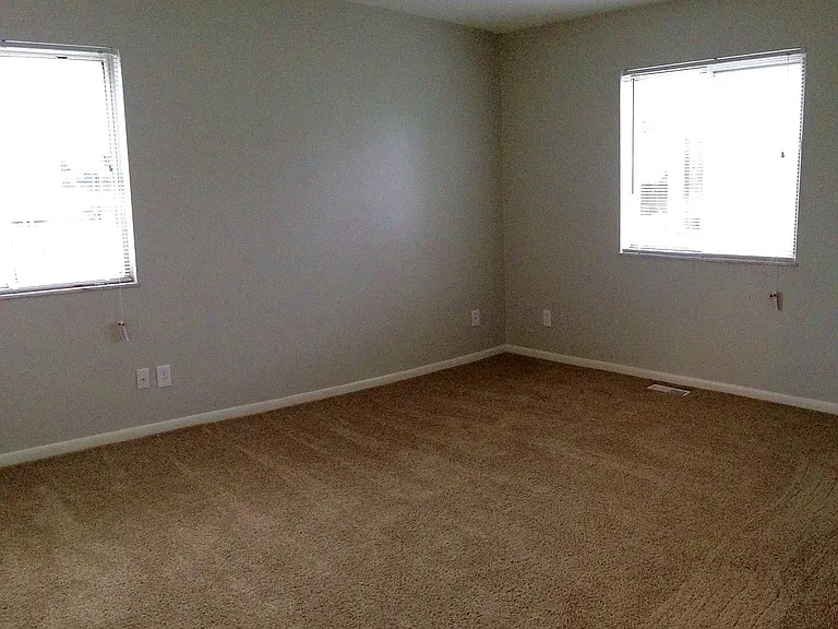1095 Parkridge Ct #2 — Photo 6
