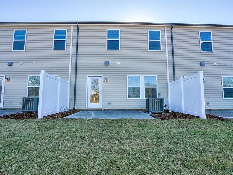 1259 W End Station Dr — Photo 17