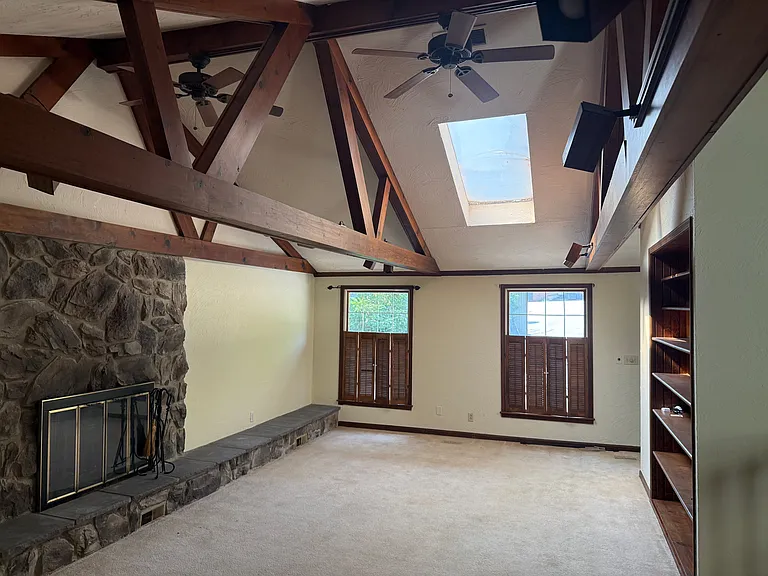 511 E Royalton Rd — Photo 6