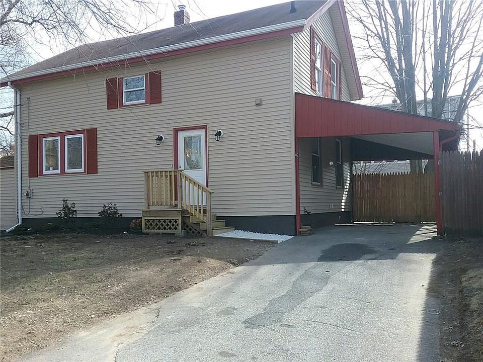 1st image of 8 Leicester Dr