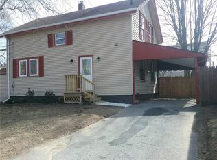 8 Leicester Dr, Lincoln, RI 02865