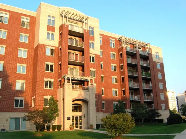 8711 W Bryn Mawr Ave APT 604, Chicago, IL 60631