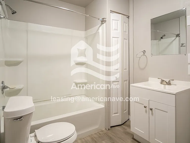 752651_012_bathroom_13665624.jpg
