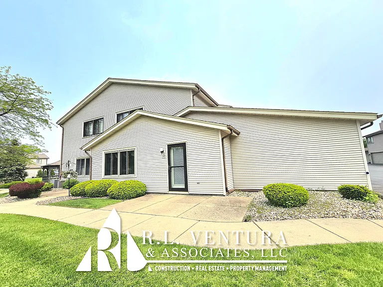 940 Prairie Dr #32 — Photo 1