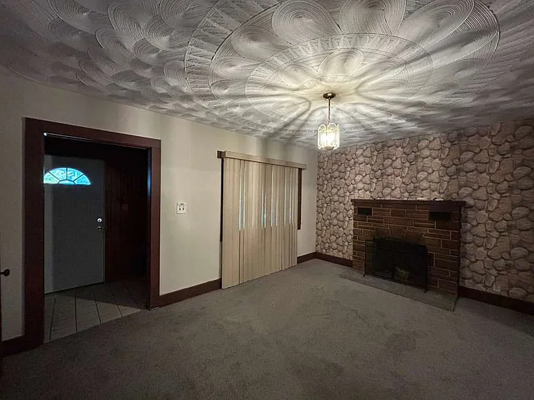 377 Talbot Ave #4 — Photo 4