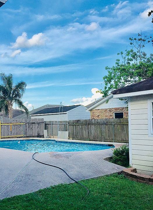 2nd image of 3233 Debouchel Blvd
