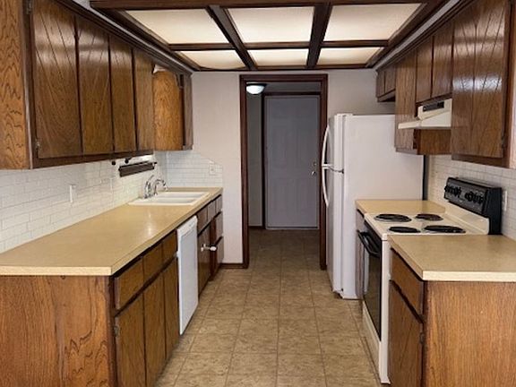 5th image of 11610 Surrey Hills Blvd