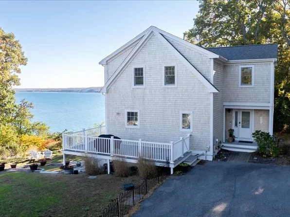 25 King Phillip Rd, Plymouth, MA 02360