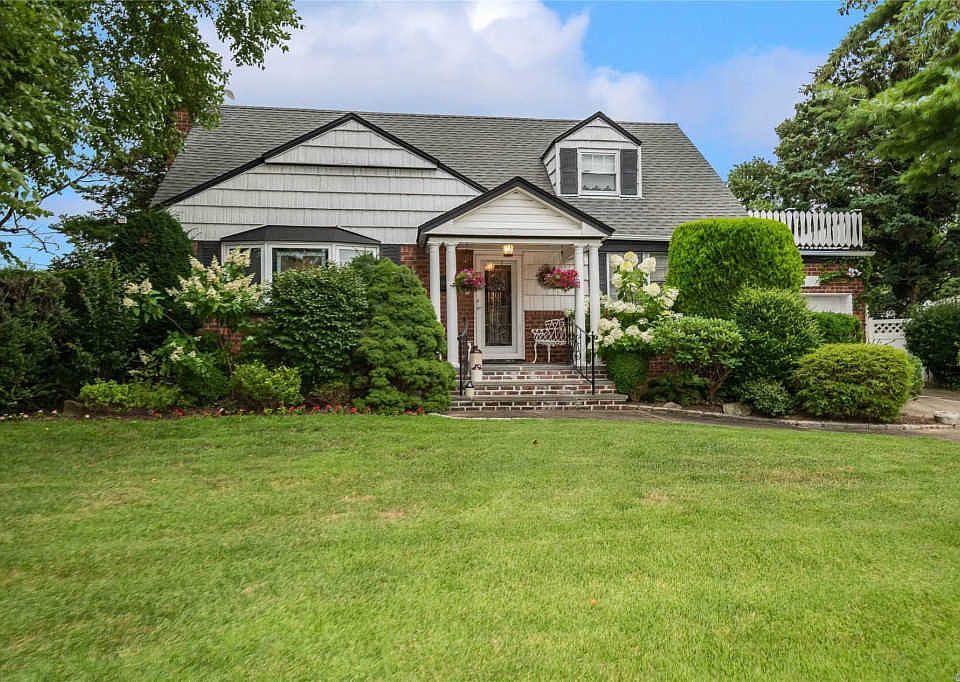 1st image of 48 Clovelly Dr