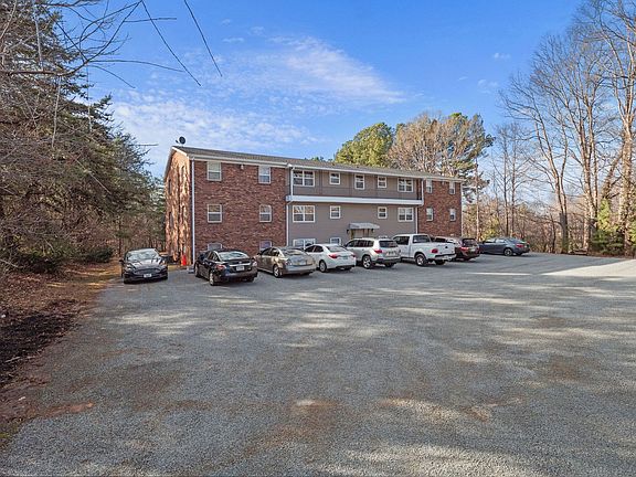 3rd image of 2200 S Main St APT 3