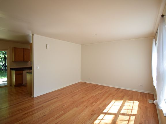 4th image of 845 Voyager Dr