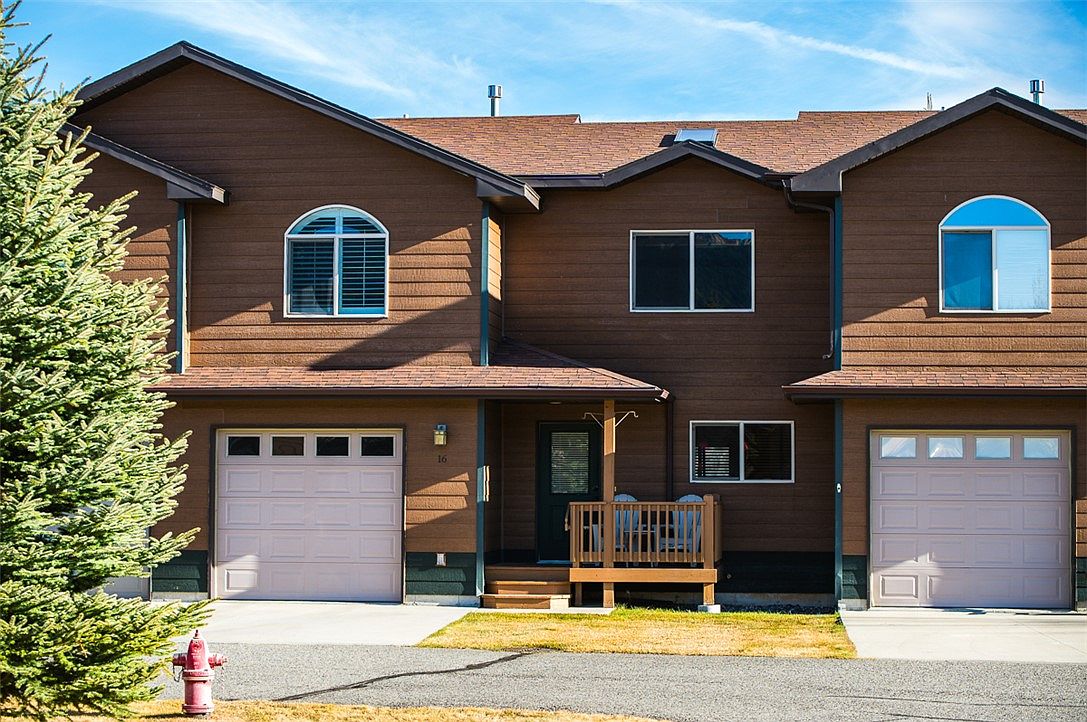 16 Pine Dr