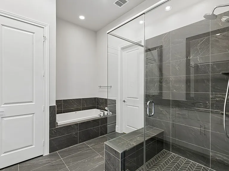 14995 Oak St — Photo 17