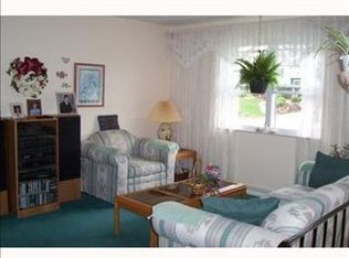 5 Arcadia Park Dr, Pittsburgh, PA 15239