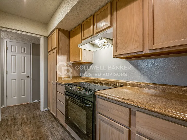 5332 Kenosha Ave — Photo 12