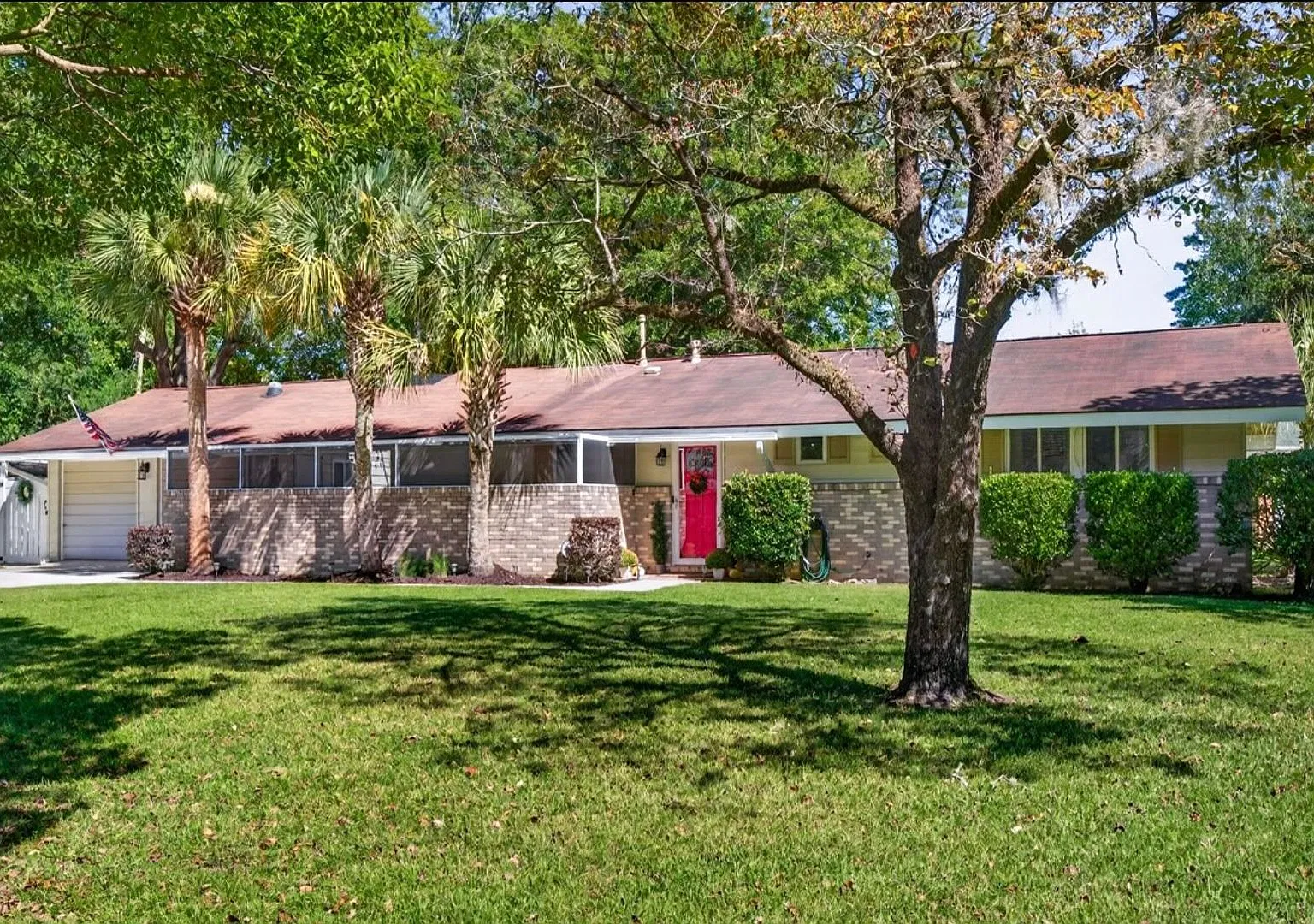 Fully Furnished 3 Bedroom, 3 Bathroom Home $3,200/Month All-Inclusive! — Photo 2