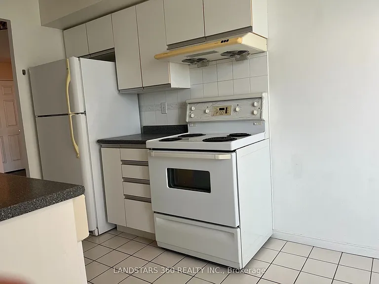 18 Hillcrest Ave #902 — Photo 9